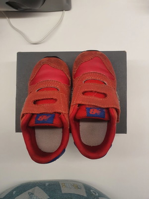 New Balance βρεφικά αθλητικά νούμερο 23,5 σαν καινούργιο unisex
