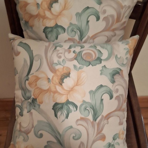 Decorative pillows like new, 30x30 cm