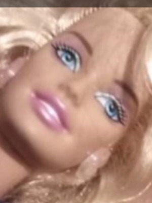 Ρετρό κούκλα Barbie από τη δεκαετία του 90 μεταχειρισμένη, με χαλαρές αρθρώσεις στα πόδια