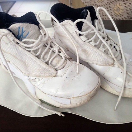 Nike Jordan Flight white basketball sneakers used, size 42