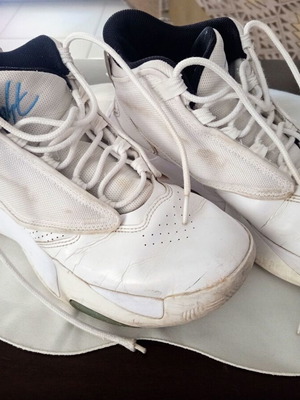 Nike Jordan Flight white basketball sneakers used, size 42