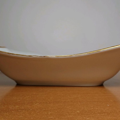 Porcelain serving dish like new