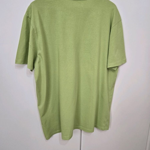 Primark T-shirt like new, size XL, light green