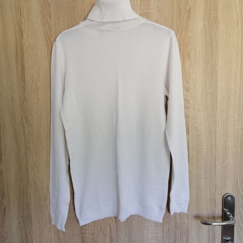 Pullover size S like new, white