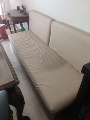 Sofas like new with storage space and removable covers with zipper