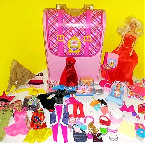 Vintage Barbie σπιτάκι βαλιτσάκι με πολλά ρουχα, παπούτσια, τσάντες κ αλλα αξεσουάρ πακετο