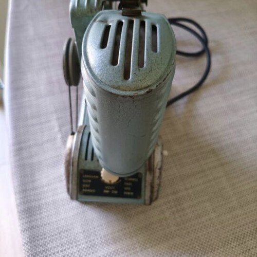 Noris Movie Projector 16 mm used, 1952 German model with spare lamp