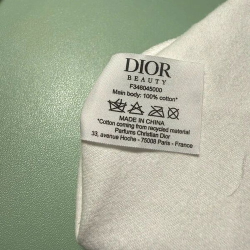 Dior set new with limited edition pouch and festive packaging