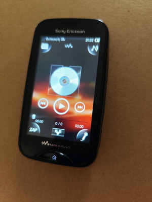 Sony Ericsson Mix Walkman WT13i like new, fully functional