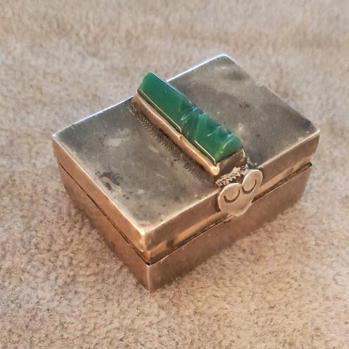 Sterling silver 925 box solid with green onyx like new