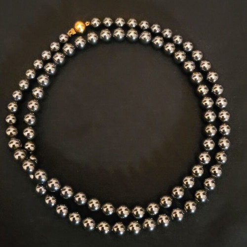 Hematite necklace with 14k gold clasp, 68.5cm