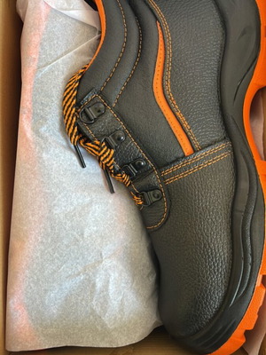 Work boots new, size 46, black