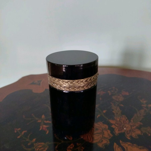 Black Onyx Smoking Set like new with cigarette case and ashtray