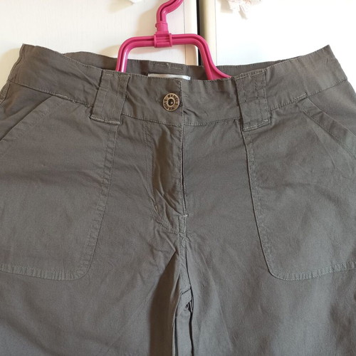 Capri summer bermuda pants green, like new, sizes S/M