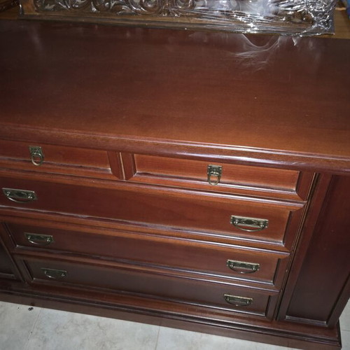 Dresser with four drawers like new, ideal for TV