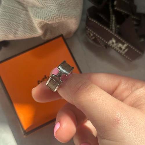 Hermes H Olympe Ring like new, etoupe with palladium hardware