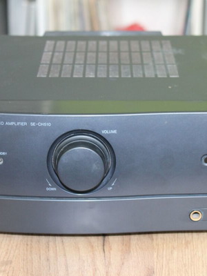 Technics SE-CH510 stereo amplifier used with scratches on top cover