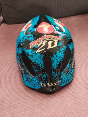 Children's safety helmet like new with colorful designs size 52-56