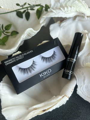 False lashes with magnetic black eyeliner, new