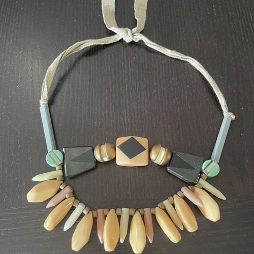 Hoss Intropia necklace like new, adjustable length