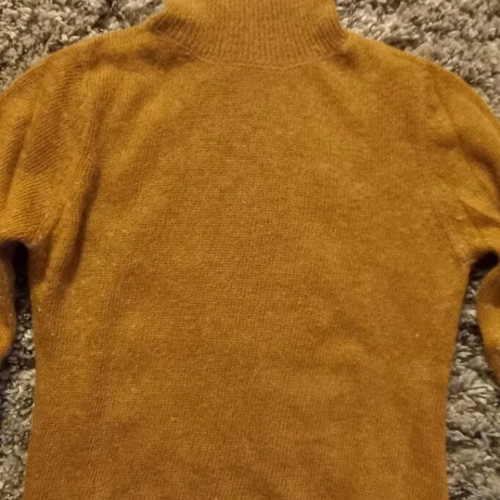 Just Woman fluffy brown pullover size S like new