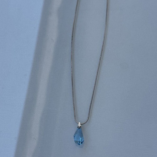 Necklace with blue stone like new