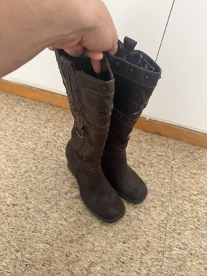 Boots size 37 like new, brown