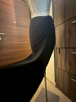 Maxi skirt like new with side slit, black, About You