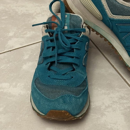 New Balance athletic shoes used, turquoise, size 38
