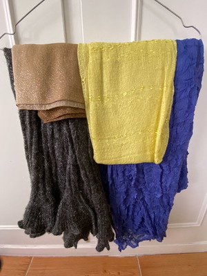 Scarves and scarves used, pack of 4 pieces
