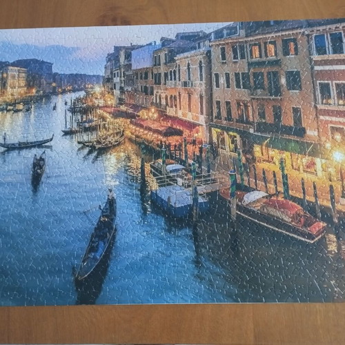 Puzzle 1000 pieces