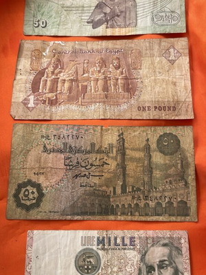Collectible banknotes used, Egyptian and Italian, set of 4