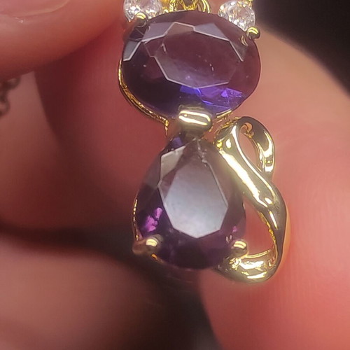 Women's necklace with purple stones
