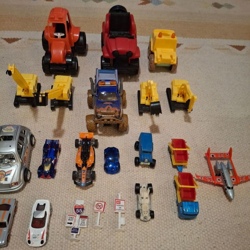 Various toy vehicles, assorted sizes, set