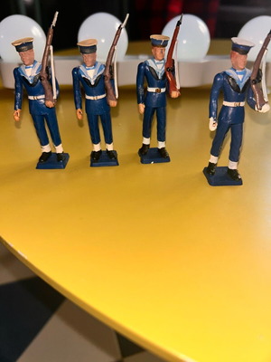 Athina military figurines with blue winter uniform, like new, set of 4