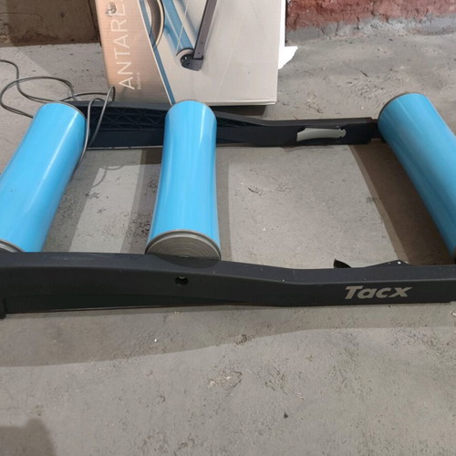 Tacx Antares bike trainer like new with new belt