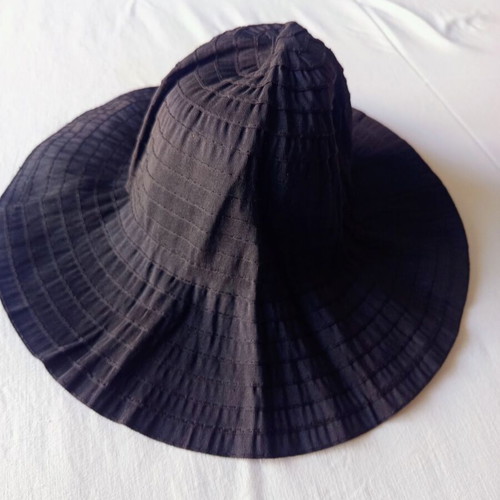 Black Women's Sun Hat with Wide Brim and Pleated Weave One Size