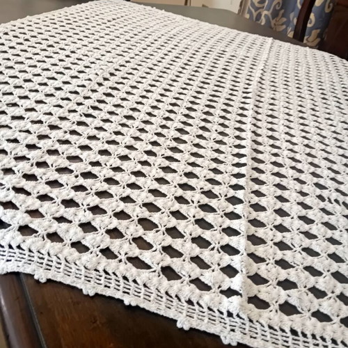 Crochet table linens set of 3, like new, ecru cotton yarn