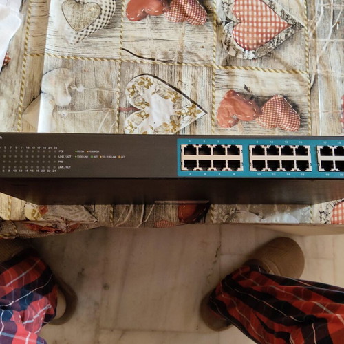 Trendnet 24-port PoE Gigabit Switch used