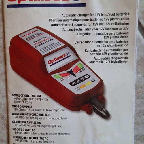 Honda Optimate 3 Battery Charger like new, 0.6A