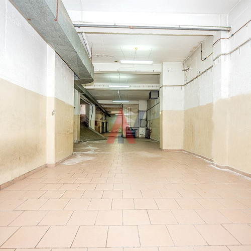 Corner commercial property 860 sqm 3 levels in Kalamaria
