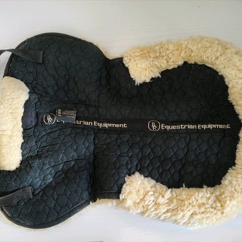 Anatomical saddle pad used with sheepskin natural fur size full