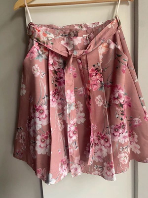 Miss Selfridge A-line skirt pink like new, floral pattern