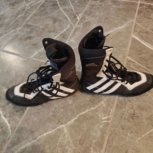 Adidas Tygun boxing shoes like new, size 42, black and white