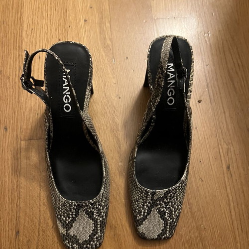 Mango pumps new with tags, size 38, black and brown