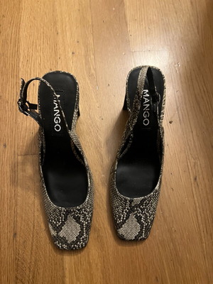 Mango pumps new with tags, size 38, black and brown