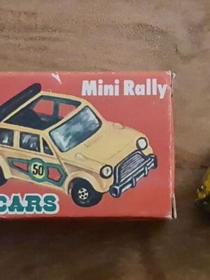 Метална играчка Polfi Toys Mini Cooper жълт цвят нова