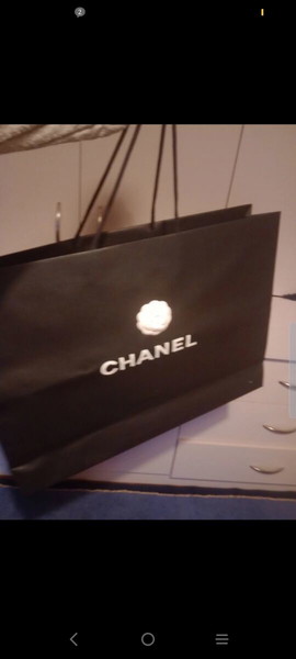 chanel πολύ μεγάλη σακούλα!
