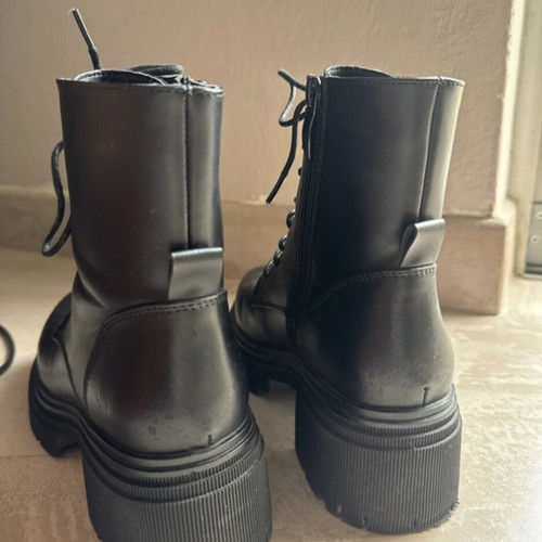 Parex black leather ankle boots like new, size 37