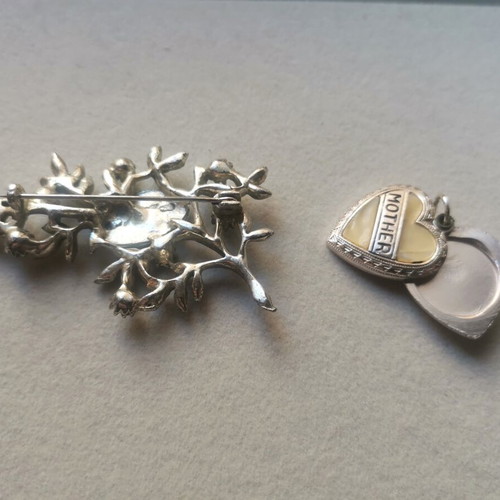 Mother of pearl brooch and heart-shaped pendant, 1950s